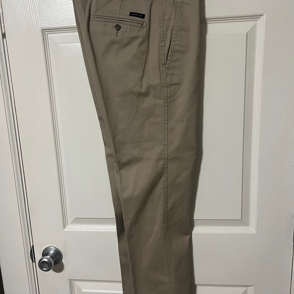 Dockers Men's D1 Khaki Chinos